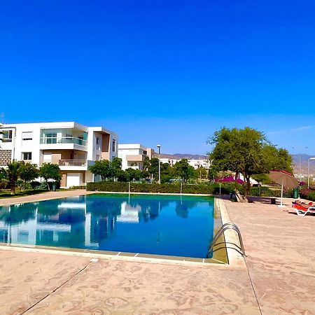 Appartement Vue Sur Piscine Et Montagne Imi Ouadar タガズー エクステリア 写真